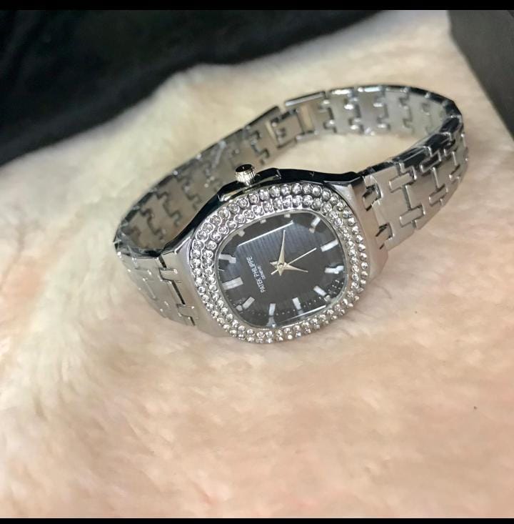 Patek Philippe Geneve Ladies Watch